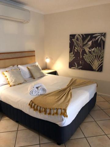 At The Sound Noosa Motel Noosaville Exterior photo