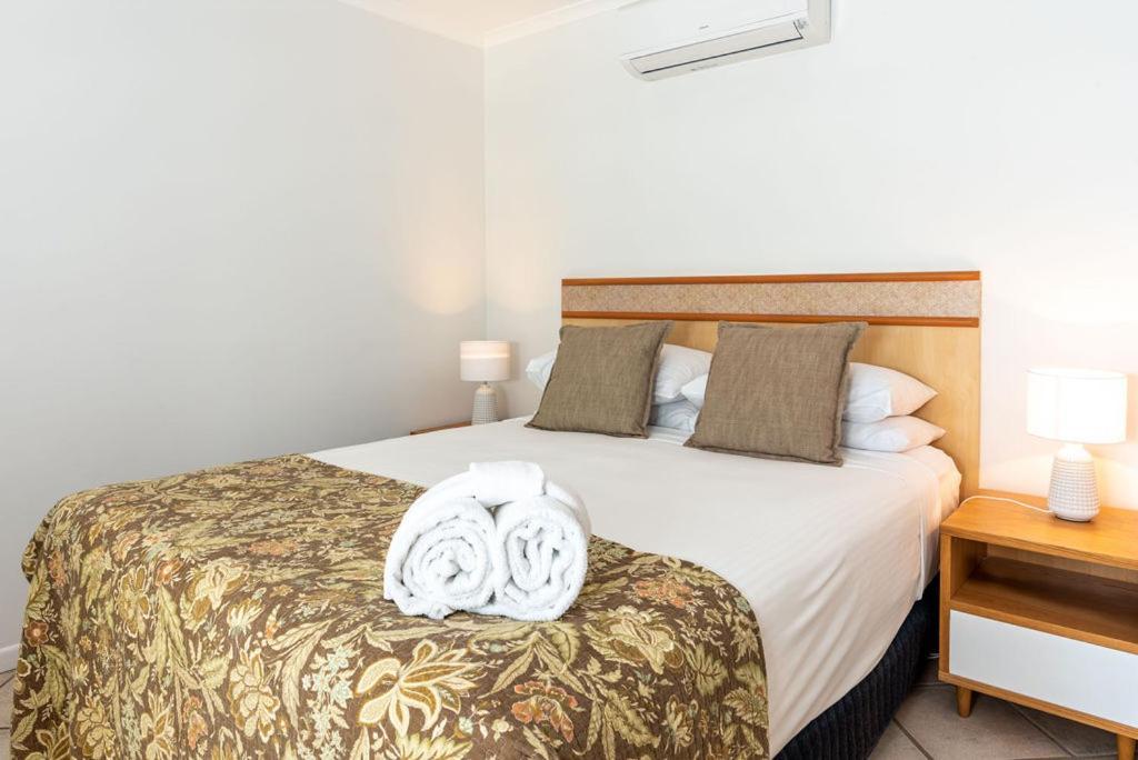 At The Sound Noosa Motel Noosaville Exterior photo