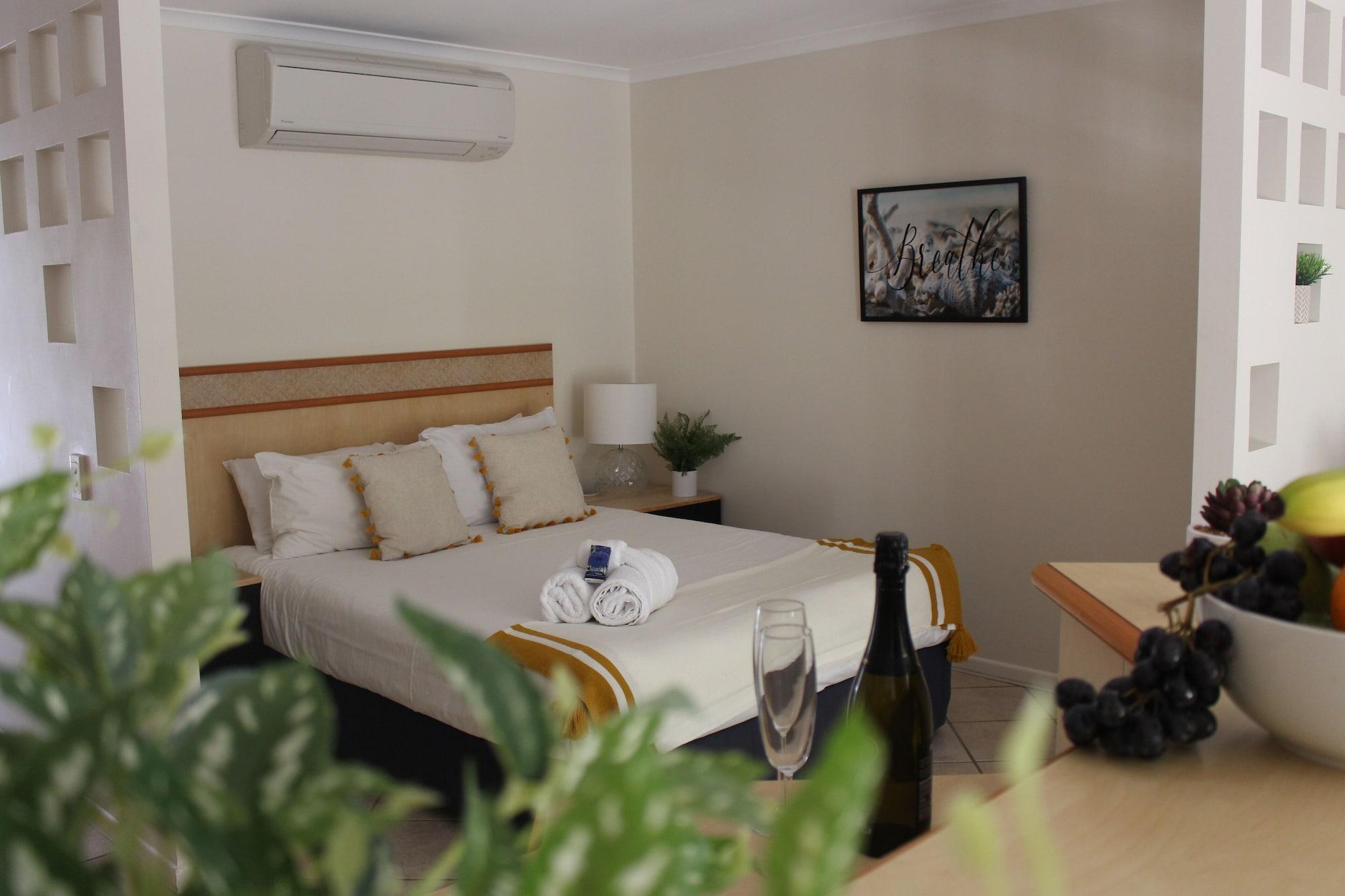 At The Sound Noosa Motel Noosaville Exterior photo