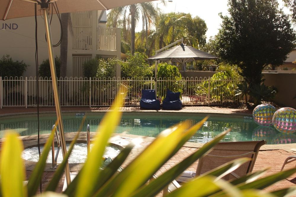 At The Sound Noosa Motel Noosaville Exterior photo