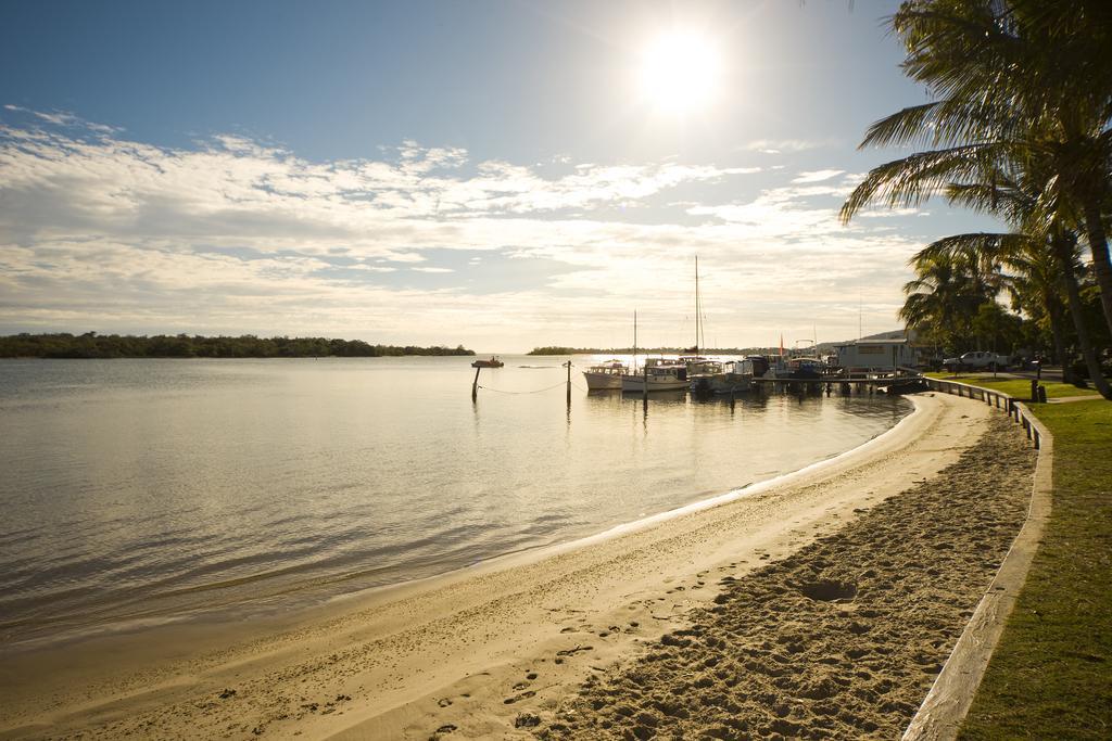 At The Sound Noosa Motel Noosaville Exterior photo
